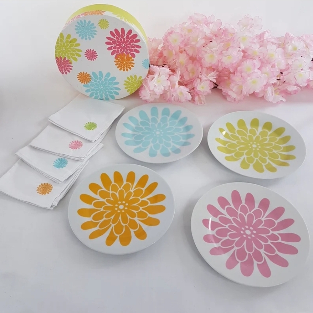 8 pc Boxed Ceramic Dessert Salad Plate Set with Matching Luncheon Napkins